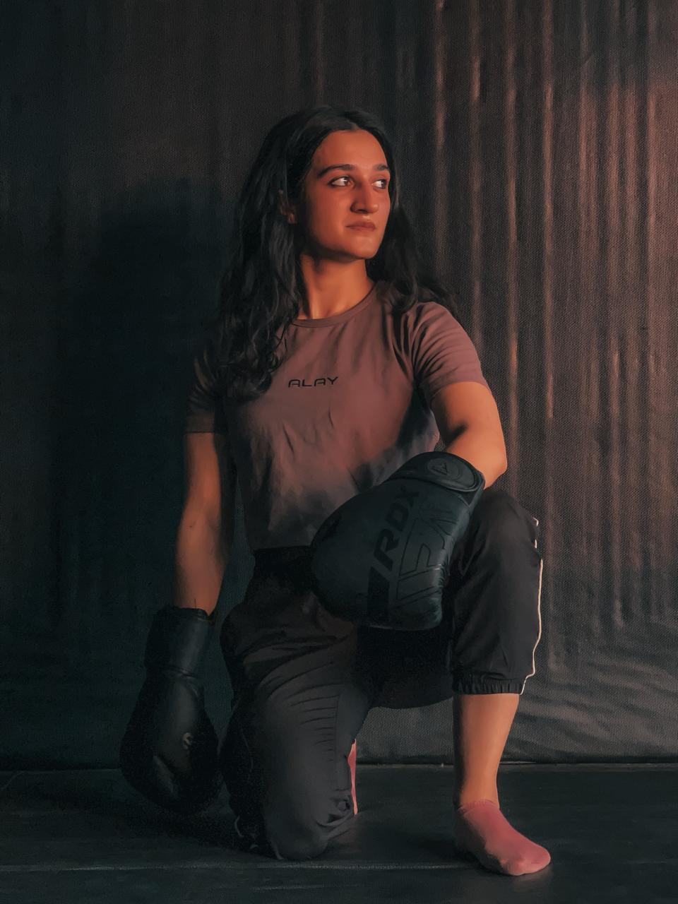 Saria Khan, MMA fighter